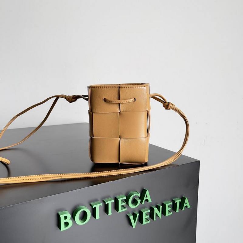 Bottega Veneta Handbags 476